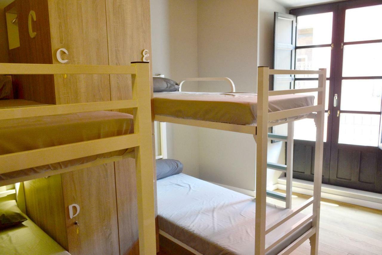 Albergue Alda Pilgrim Leon Bagian luar foto