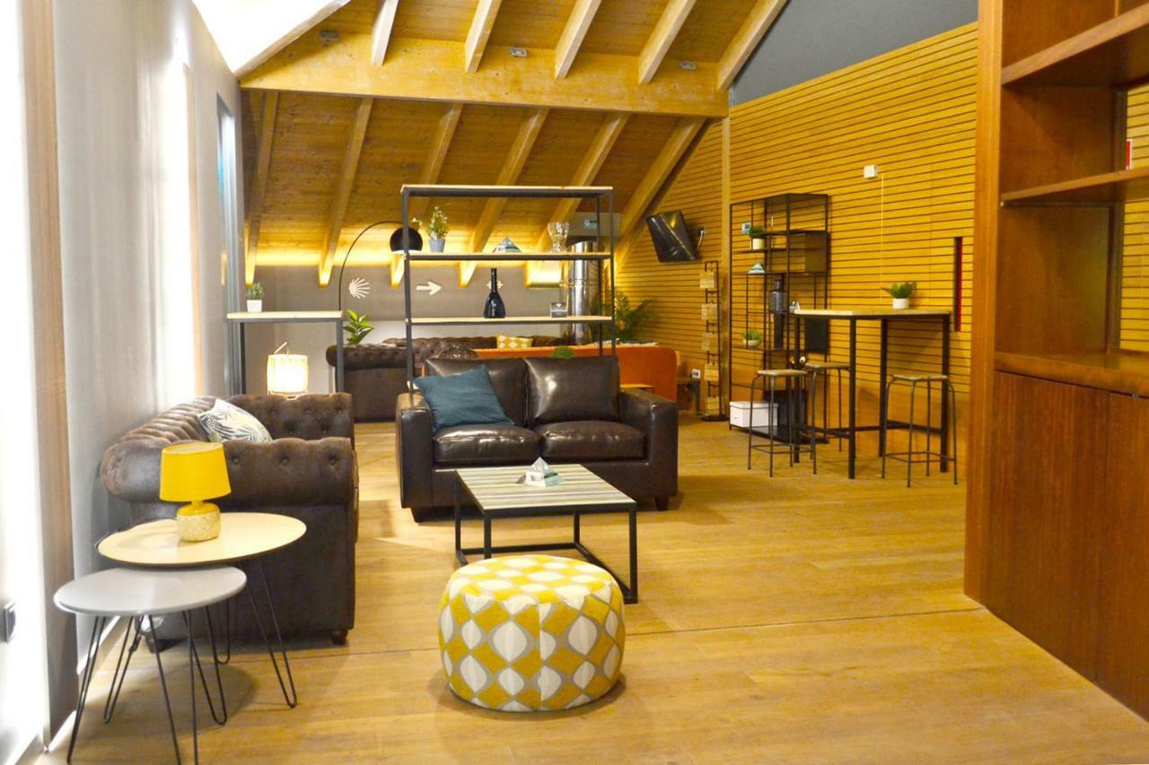 Albergue Alda Pilgrim Leon Bagian luar foto