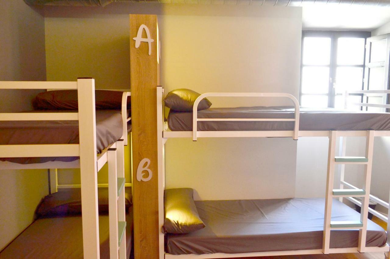 Albergue Alda Pilgrim Leon Bagian luar foto
