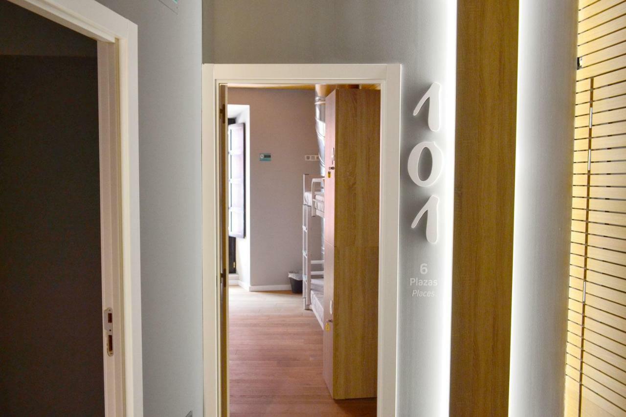 Albergue Alda Pilgrim Leon Bagian luar foto
