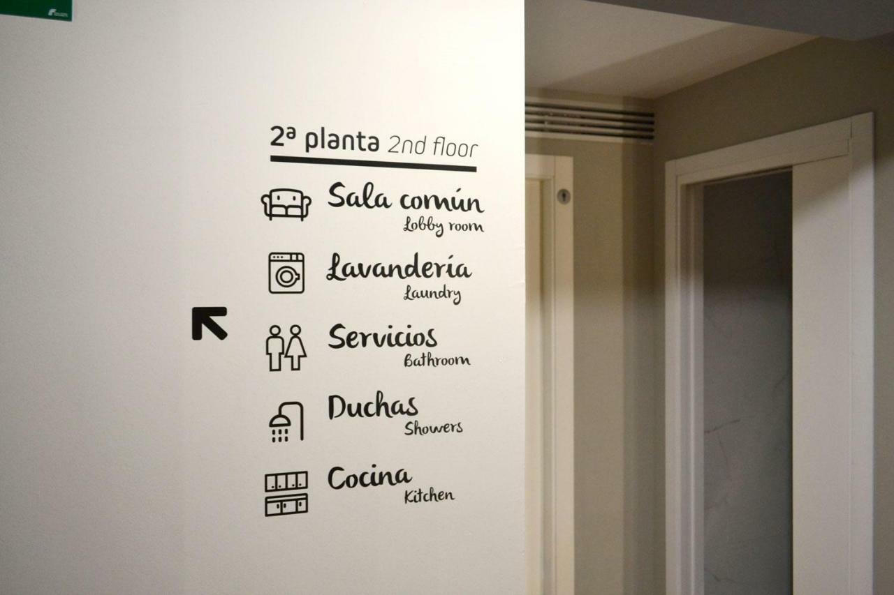 Albergue Alda Pilgrim Leon Bagian luar foto