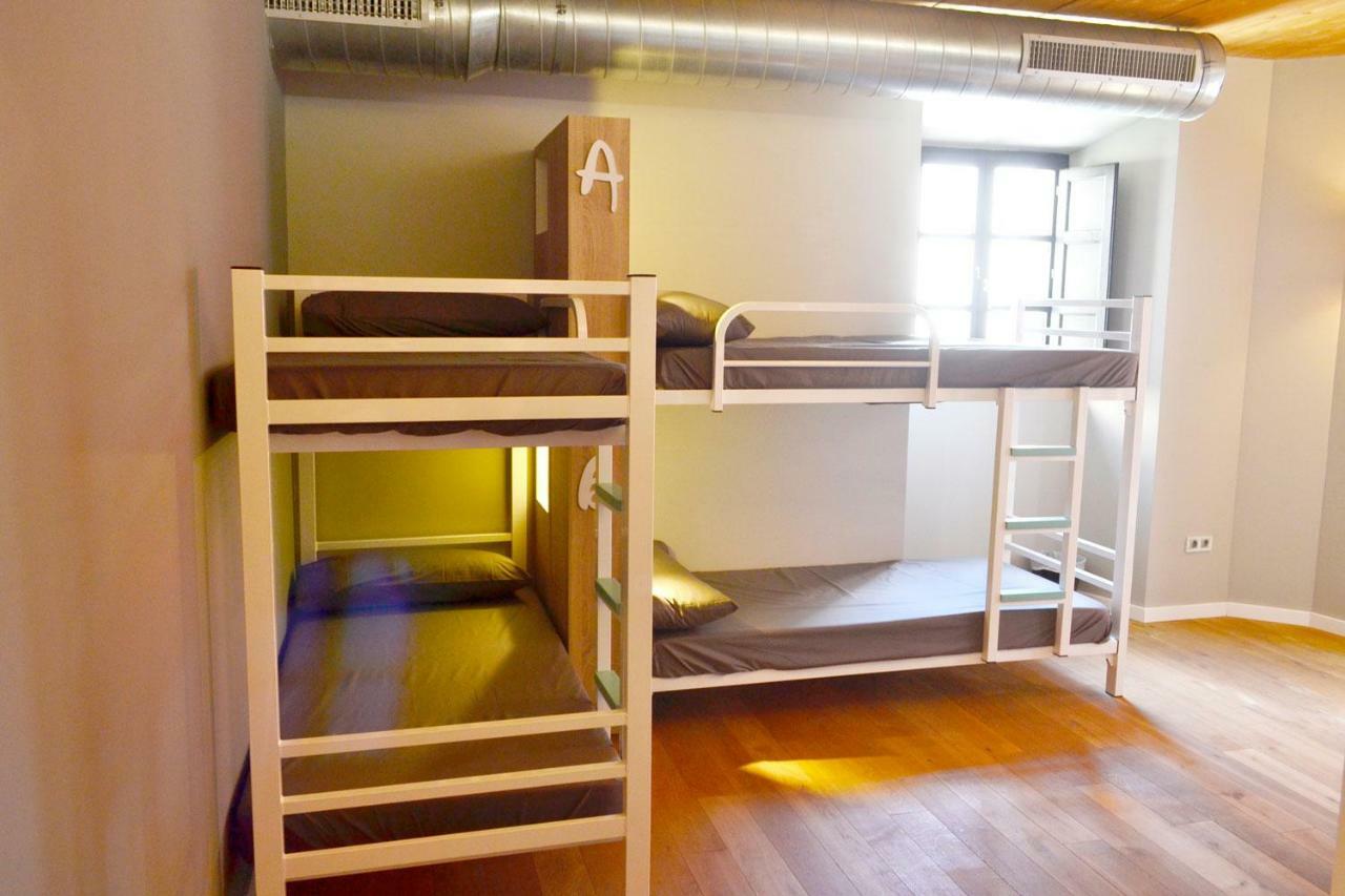Albergue Alda Pilgrim Leon Bagian luar foto