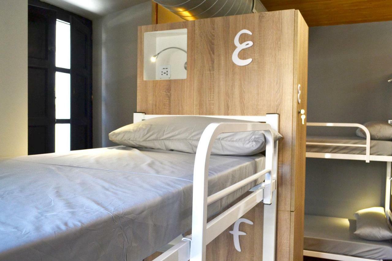 Albergue Alda Pilgrim Leon Bagian luar foto