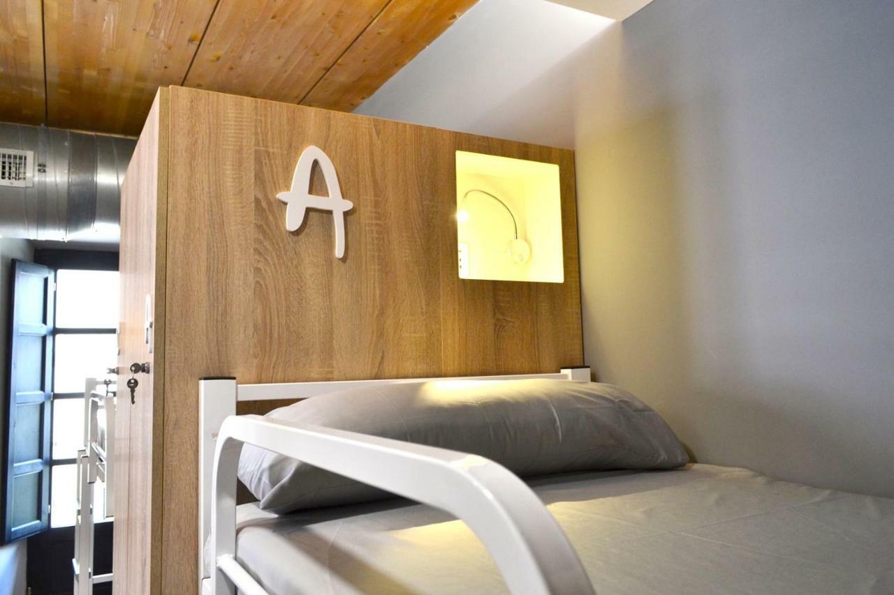 Albergue Alda Pilgrim Leon Bagian luar foto