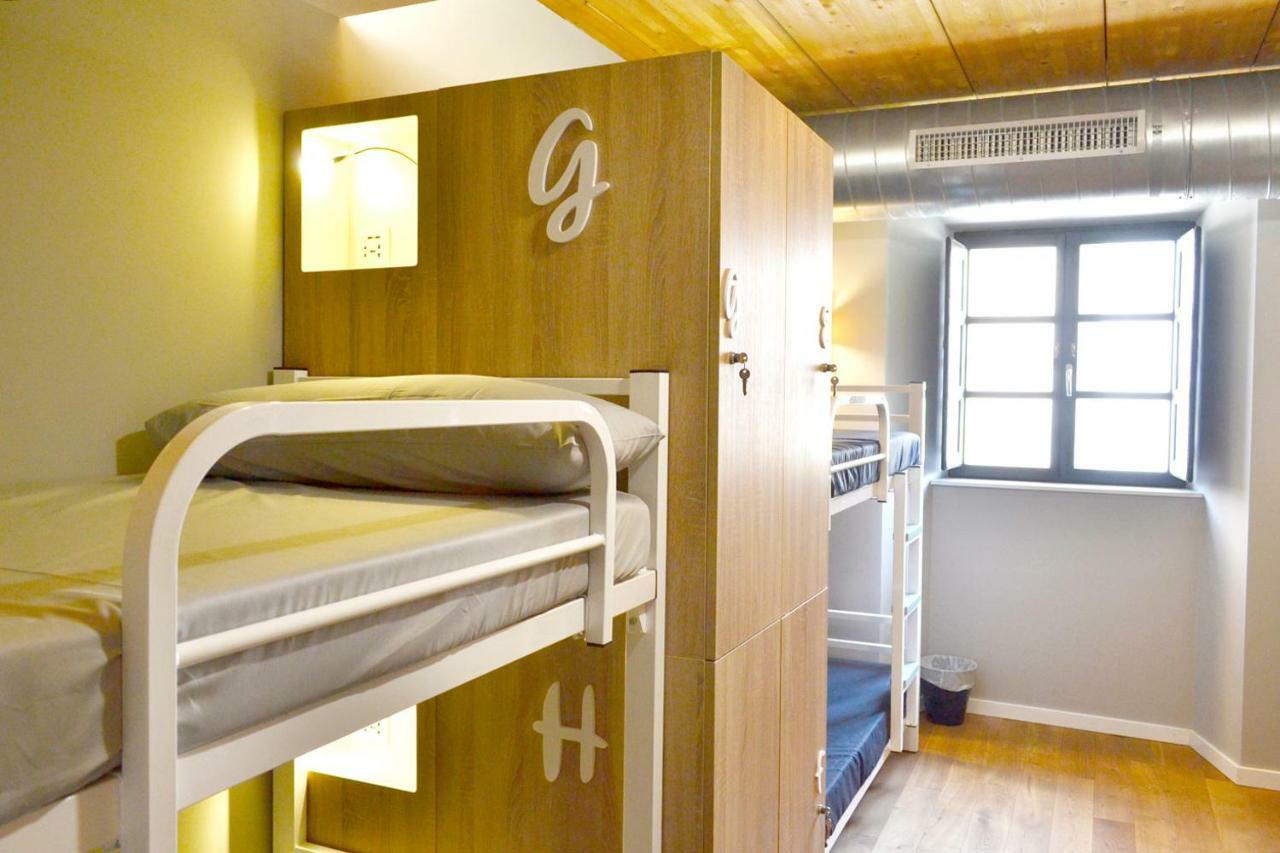 Albergue Alda Pilgrim Leon Bagian luar foto