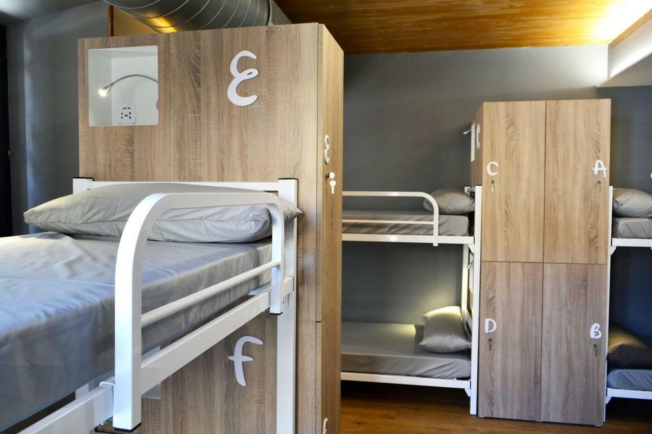 Albergue Alda Pilgrim Leon Bagian luar foto